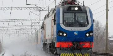 Мужчина попал под поезд и выжил в Атбасаре