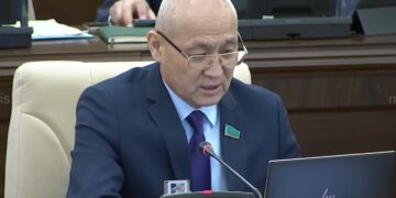 Депутат предложил меры против иностранного вмешательства в Казахстане