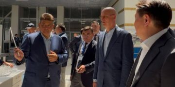 Роман Скляр ознакомился с инфраструктурой и производственной деятельностью пункта пропуска «Нур Жолы»