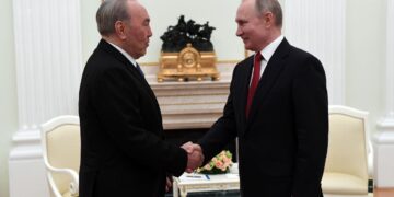 Путин провел встречу с Назарбаевым в Кремле
