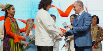 Нариман Турегалиев поздравил медицинских работников с профессиональным праздником