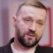 Как мы жили: сбежавший из России комик готовится работать курьером в Европе