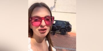 кадр из видео