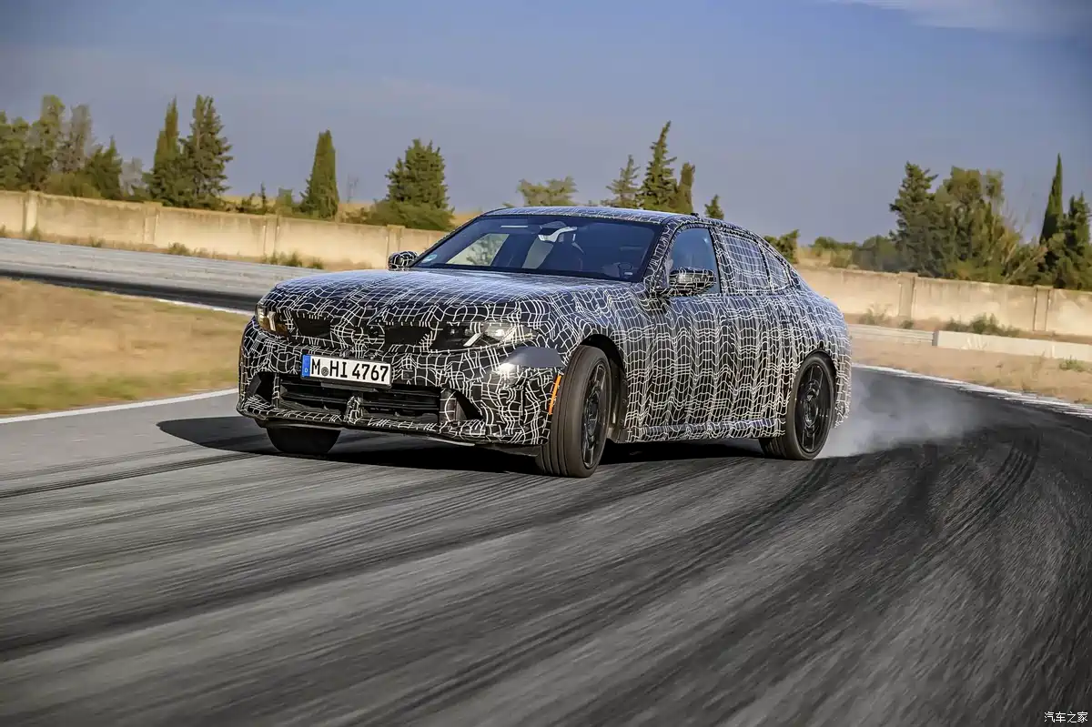 Новый BMW 3 Series впервые показали без камуфляжа