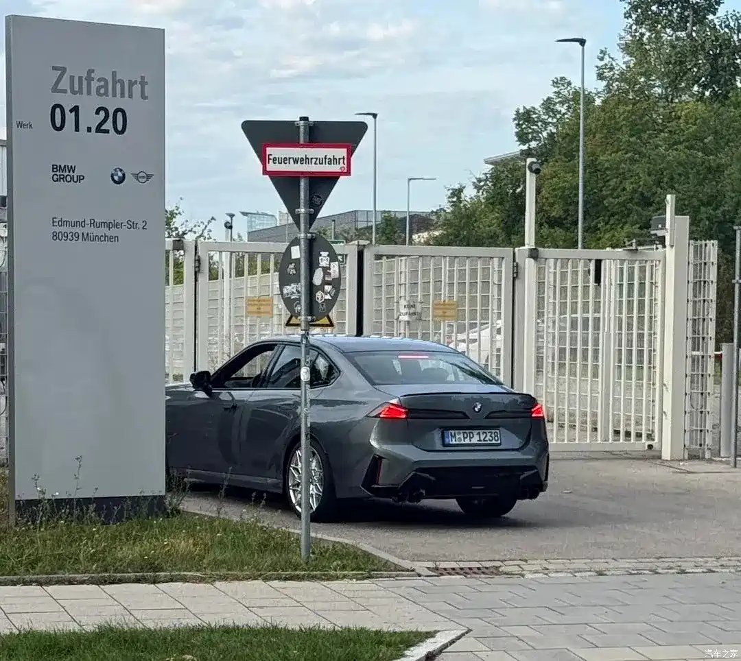 Новый BMW 3 Series впервые показали без камуфляжа