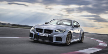BMW M2 CS G87 — официальное фото 1