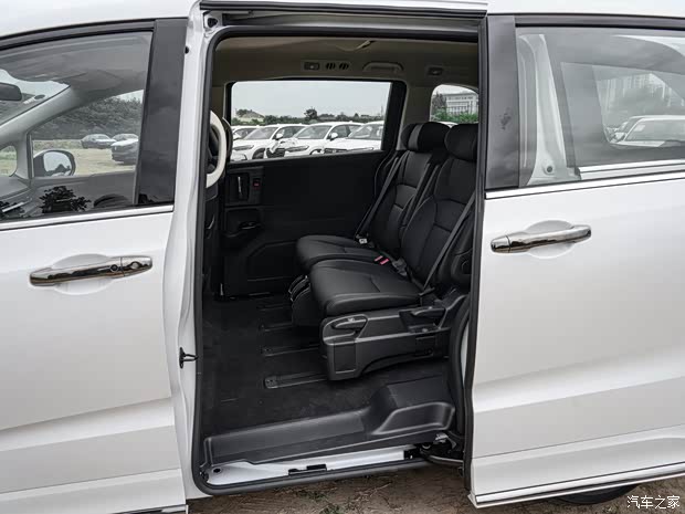 Honda Odyssey обновилась в Китае: японский минивэн с китайской пропиской, фото 4