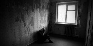 room,black and white,girl,crying,sadness