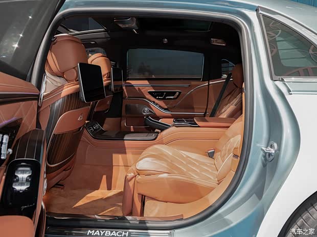 В Китае представили обновлённый Mercedes-Maybach S-Class: что изменилось, фото 10