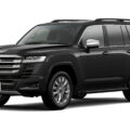 Toyota Land Cruiser 300 ZX Hybrid — вид спереди в три четверти
